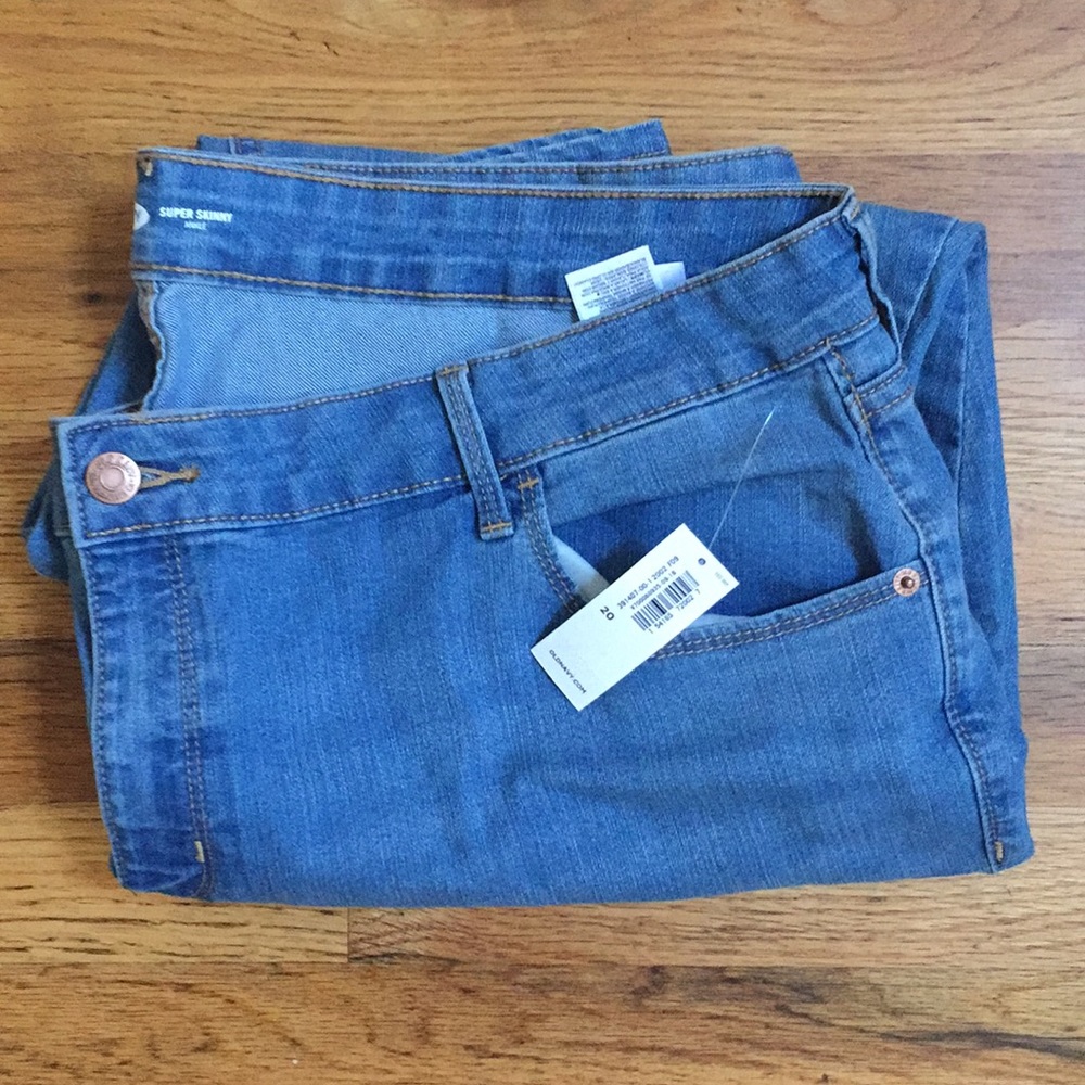 NWT Old Navy Lightwash Skinny Ankle Jeans